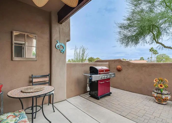 < 1 Mi To Fountain Park: Desert Gem W/ Pool Access Holiday home *