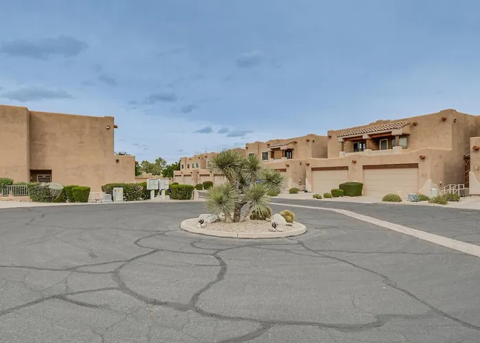 Holiday home < 1 Mi To Fountain Park: Desert Gem W/ Pool Access Fountain Hills