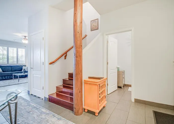 Holiday home < 1 Mi To Fountain Park: Desert Gem W/ Pool Access *