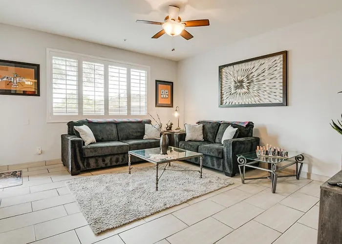 Holiday home < 1 Mi To Fountain Park: Desert Gem W/ Pool Access Fountain Hills