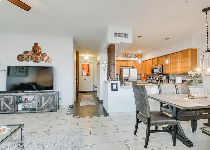 < 1 Mi To Fountain Park: Desert Gem W/ Pool Access Fountain Hills