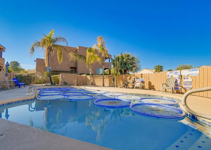 Holiday home < 1 Mi To Fountain Park: Desert Gem W/ Pool Access *